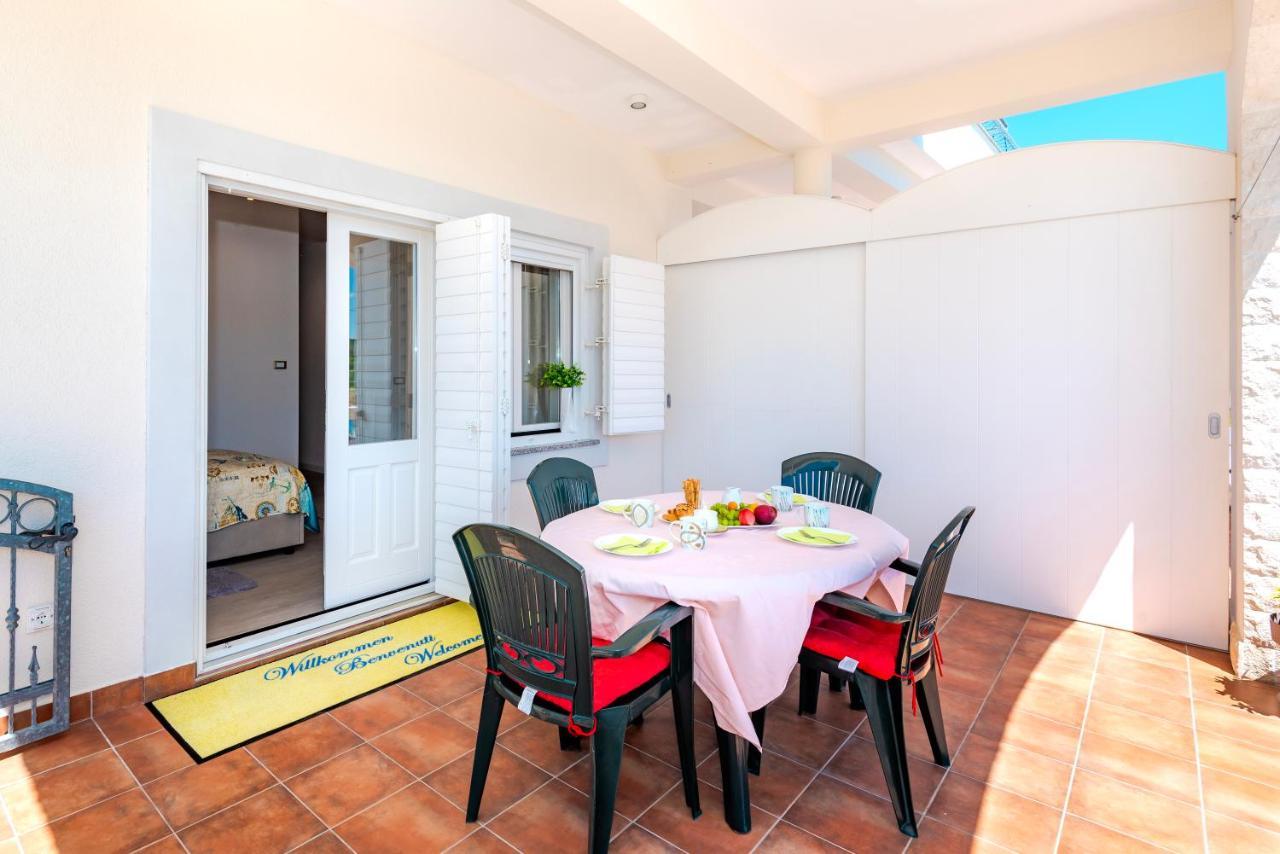 Apartment Bilice Beach Bagian luar foto
