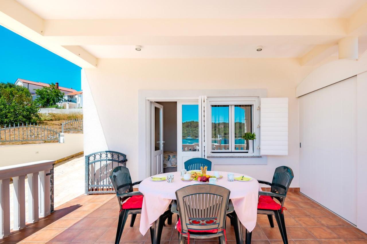 Apartment Bilice Beach Bagian luar foto