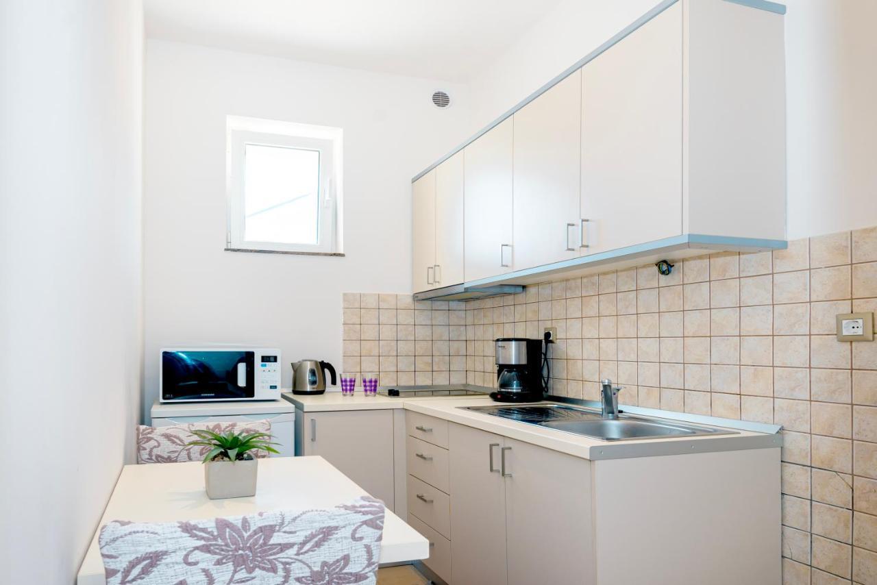 Apartment Bilice Beach Bagian luar foto