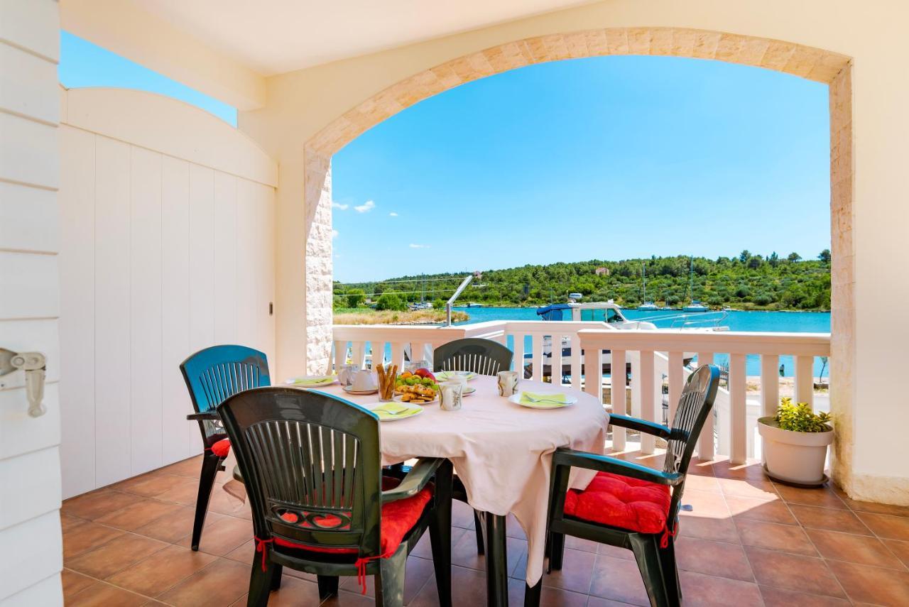 Apartment Bilice Beach Bagian luar foto