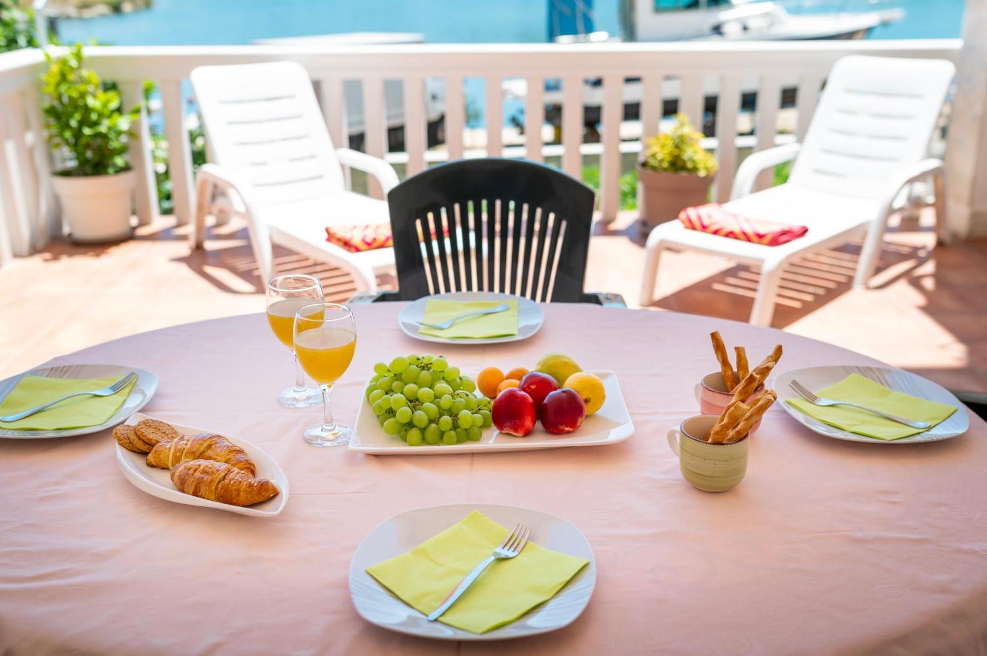 Apartment Bilice Beach Bagian luar foto