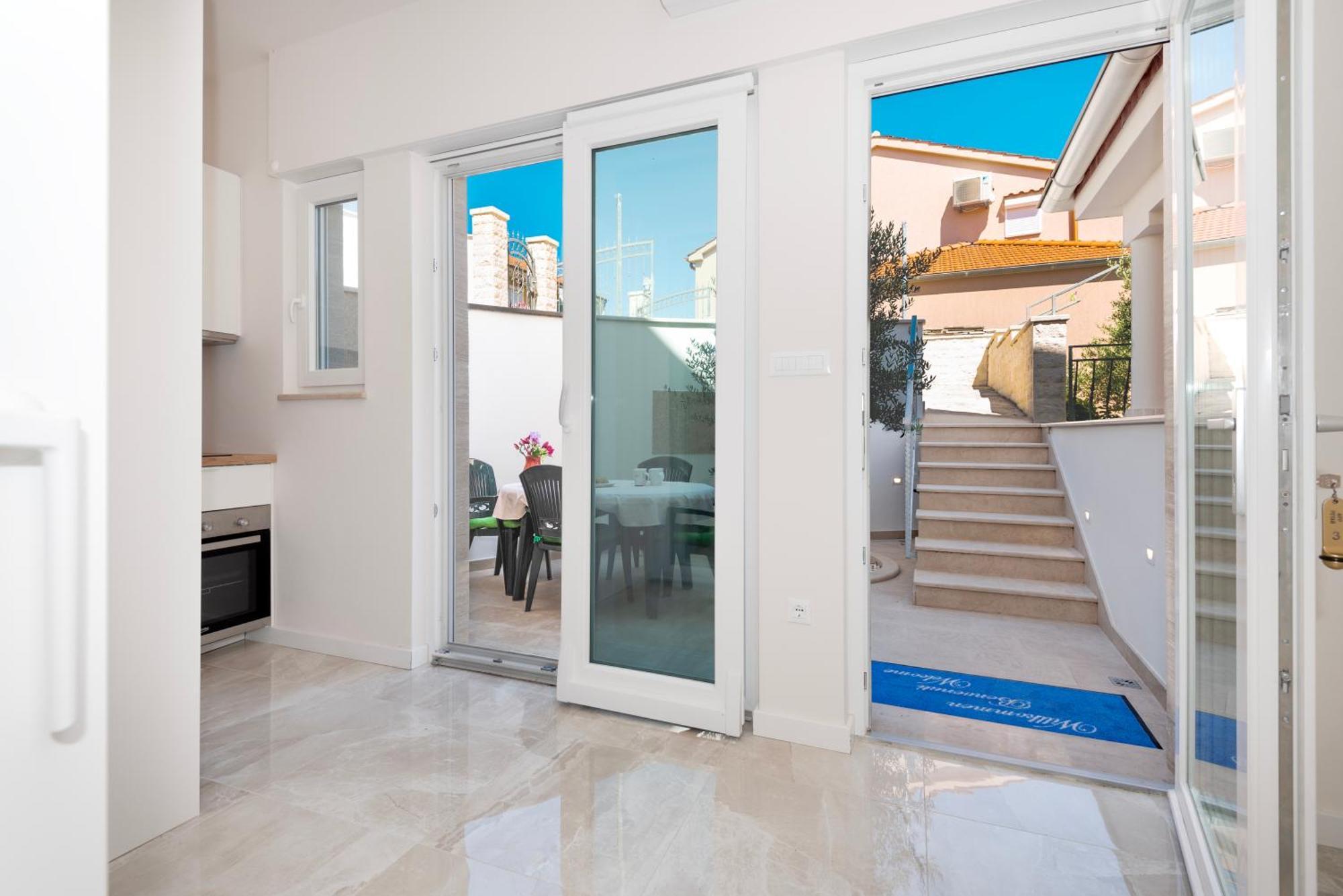 Apartment Bilice Beach Bagian luar foto