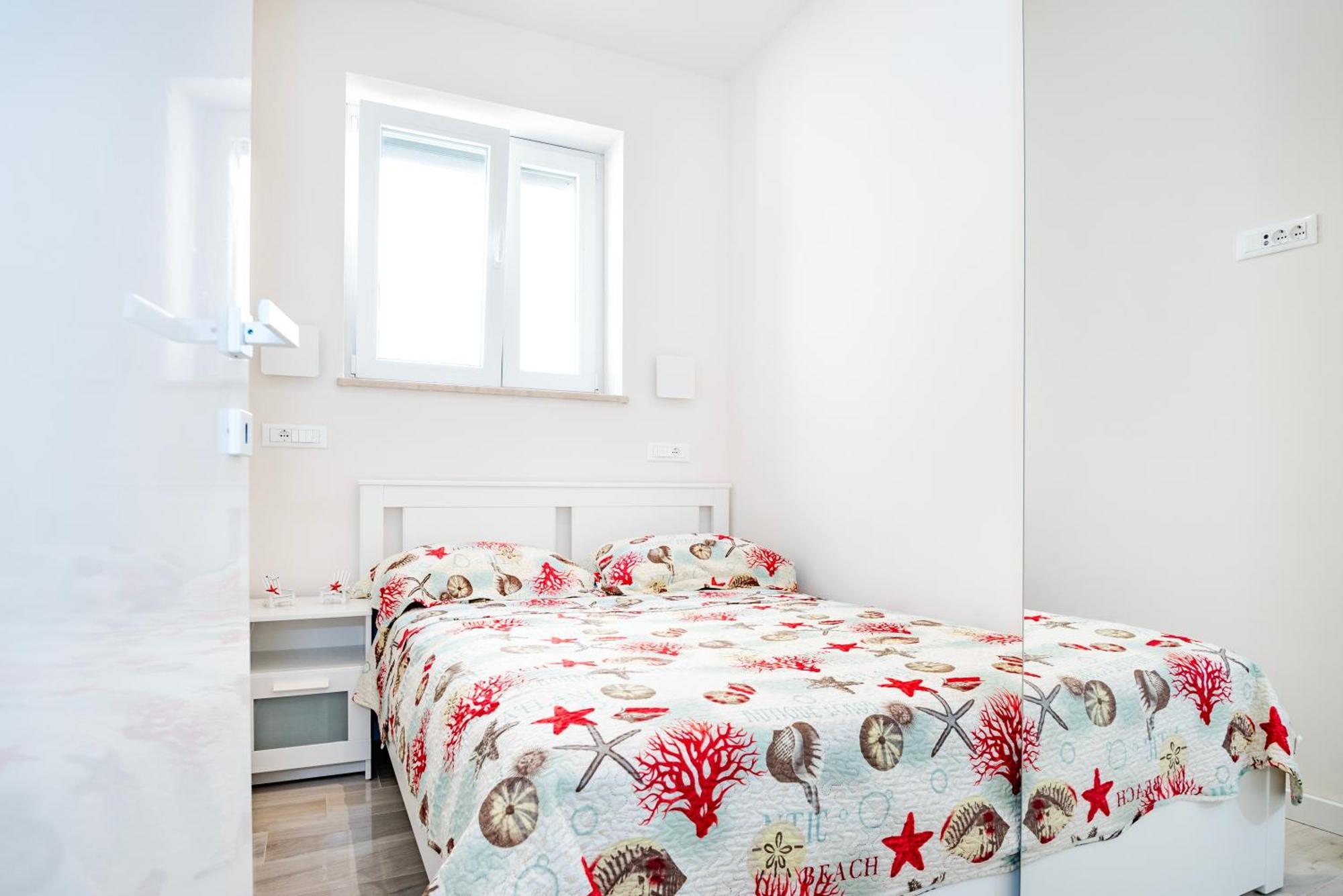 Apartment Bilice Beach Bagian luar foto