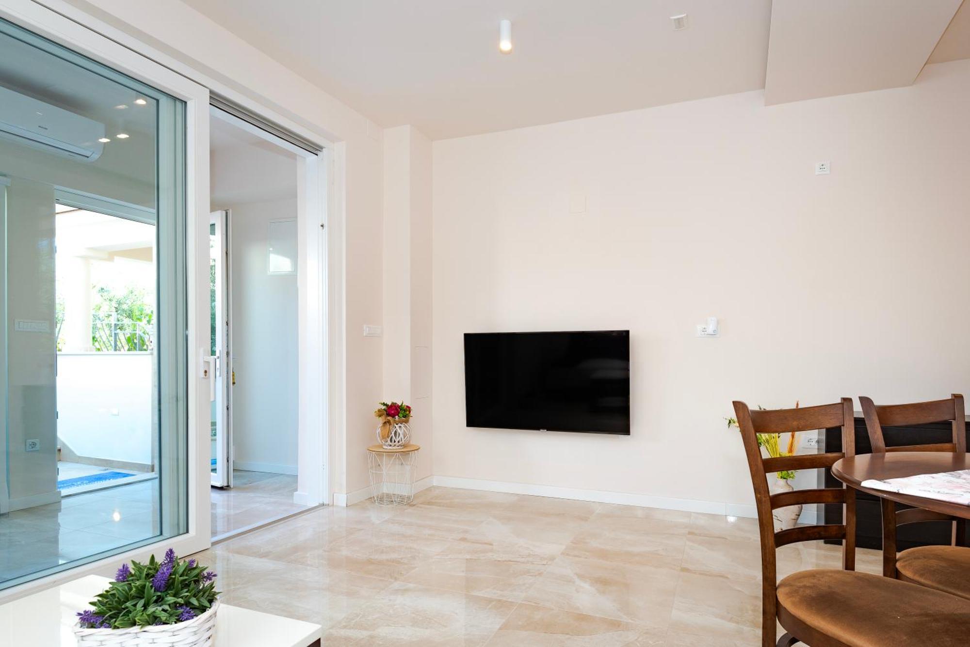 Apartment Bilice Beach Bagian luar foto