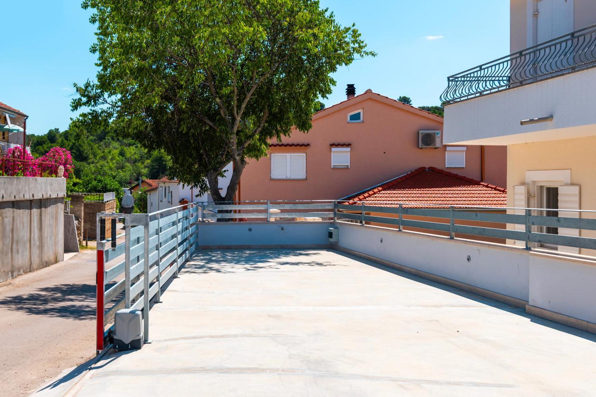Apartment Bilice Beach Bagian luar foto