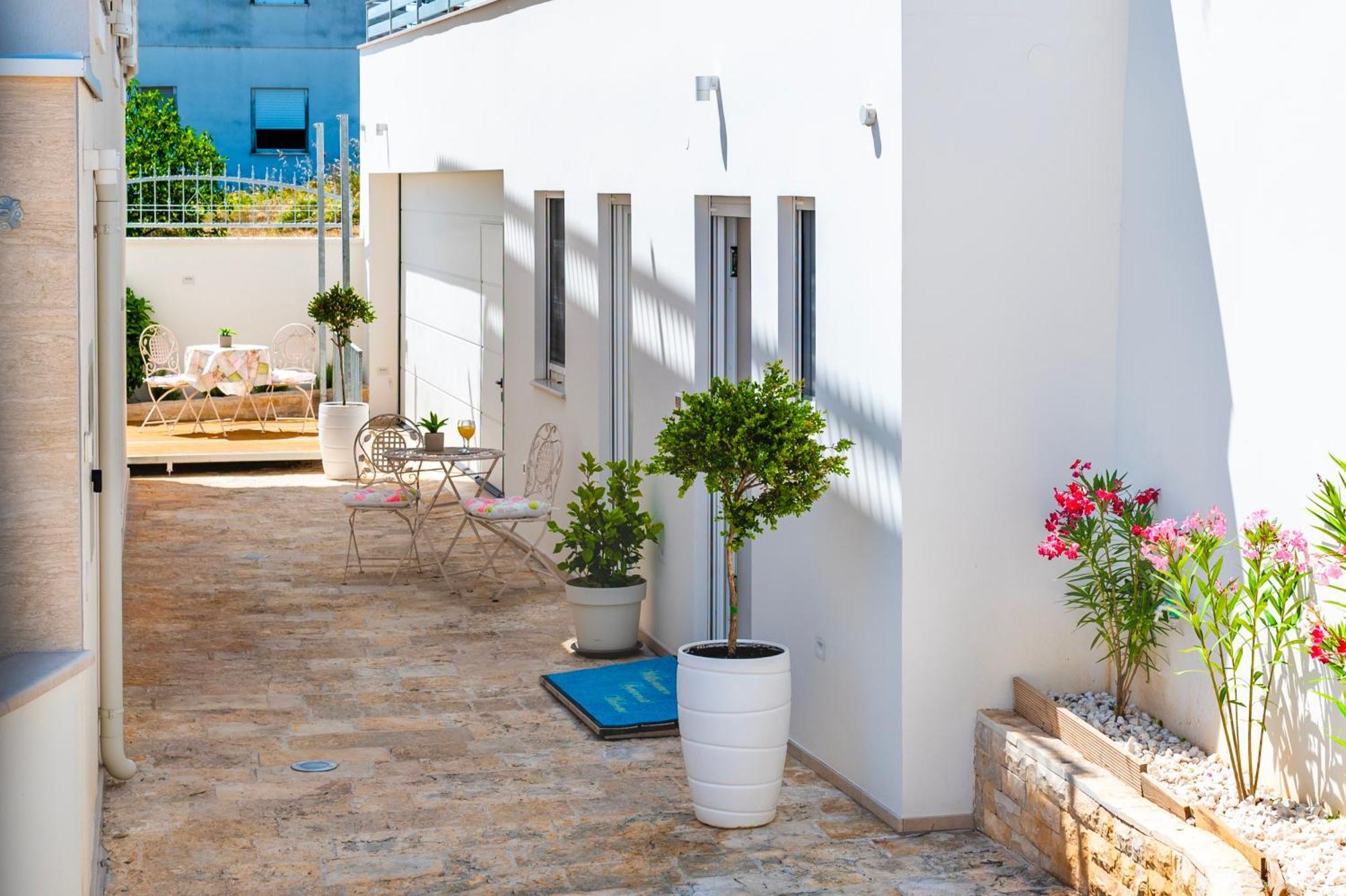 Apartment Bilice Beach Bagian luar foto