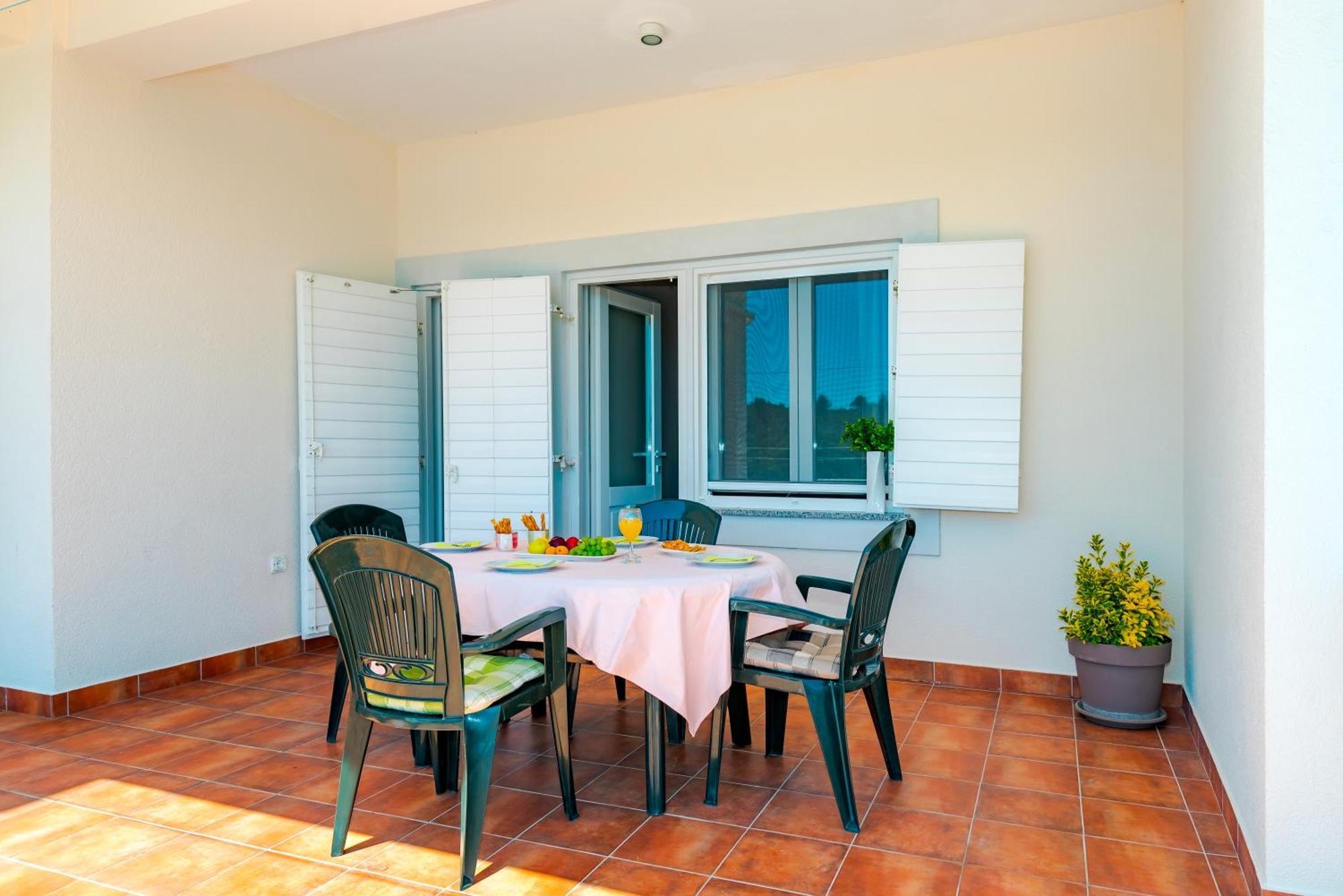 Apartment Bilice Beach Bagian luar foto