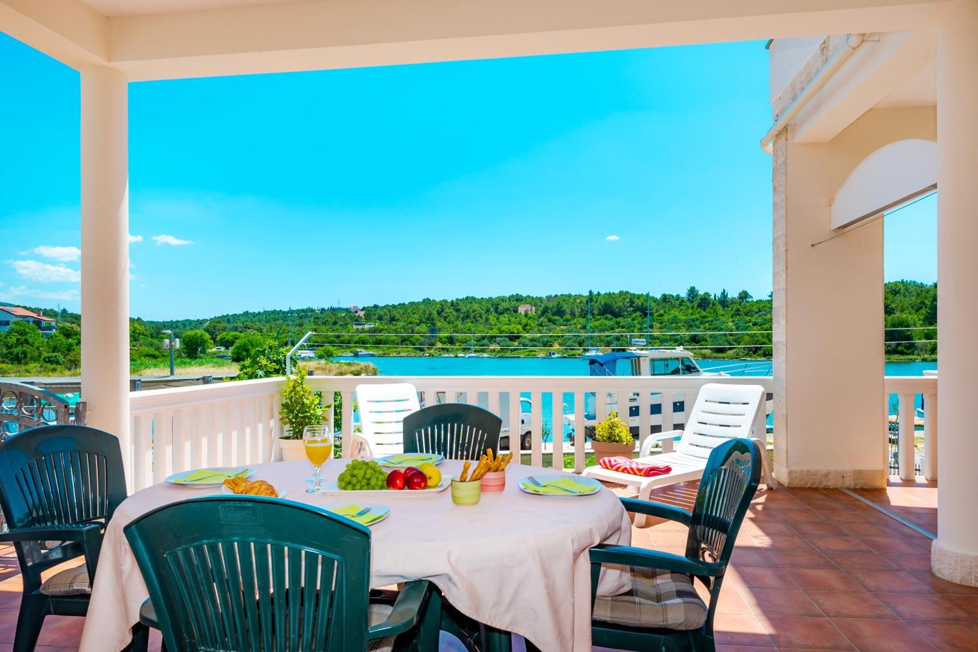 Apartment Bilice Beach Bagian luar foto