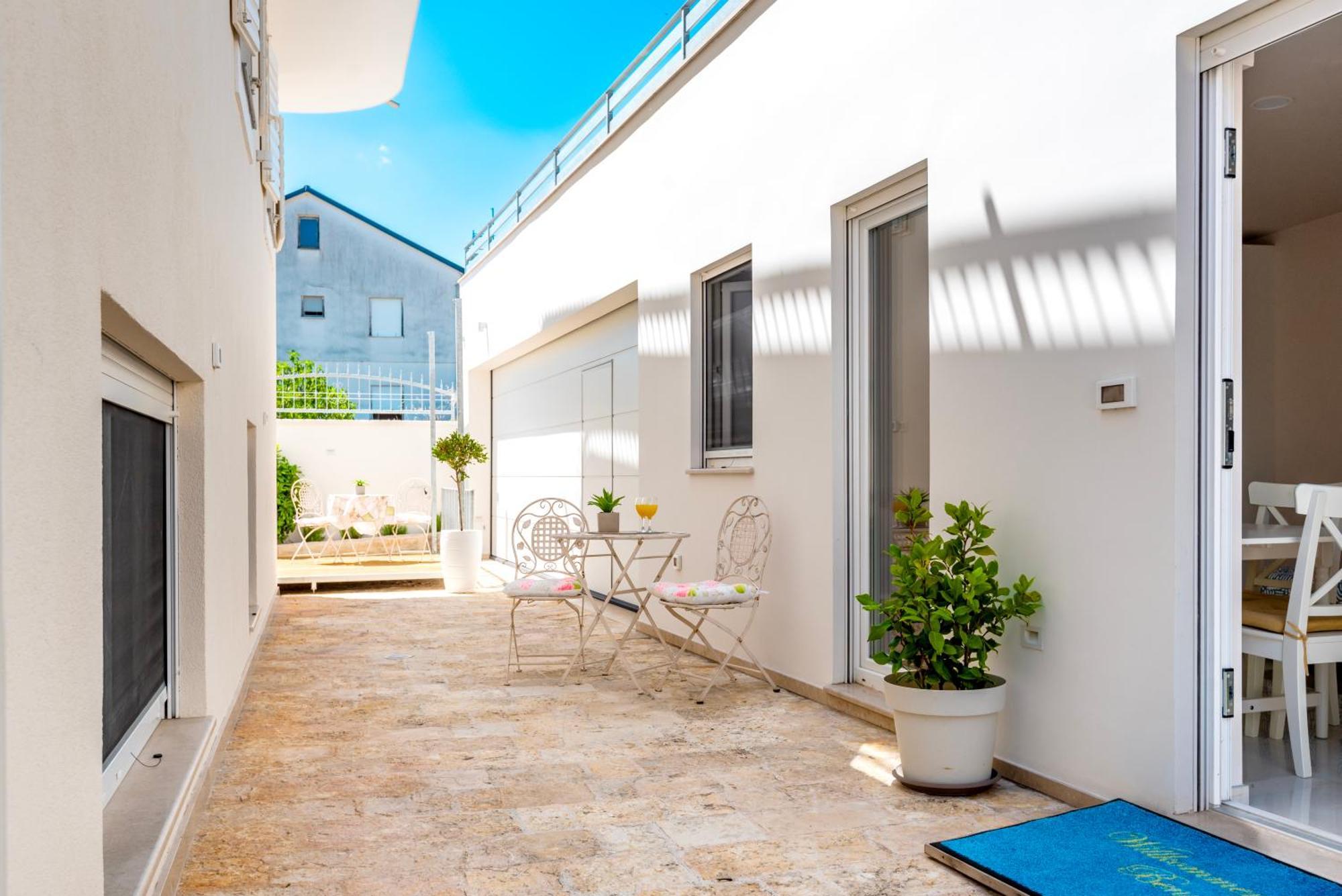 Apartment Bilice Beach Bagian luar foto