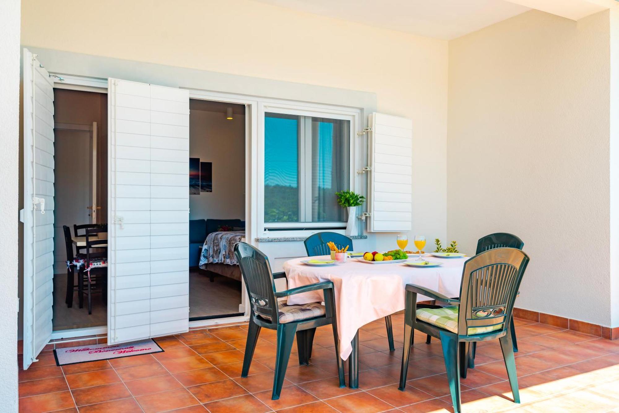 Apartment Bilice Beach Bagian luar foto