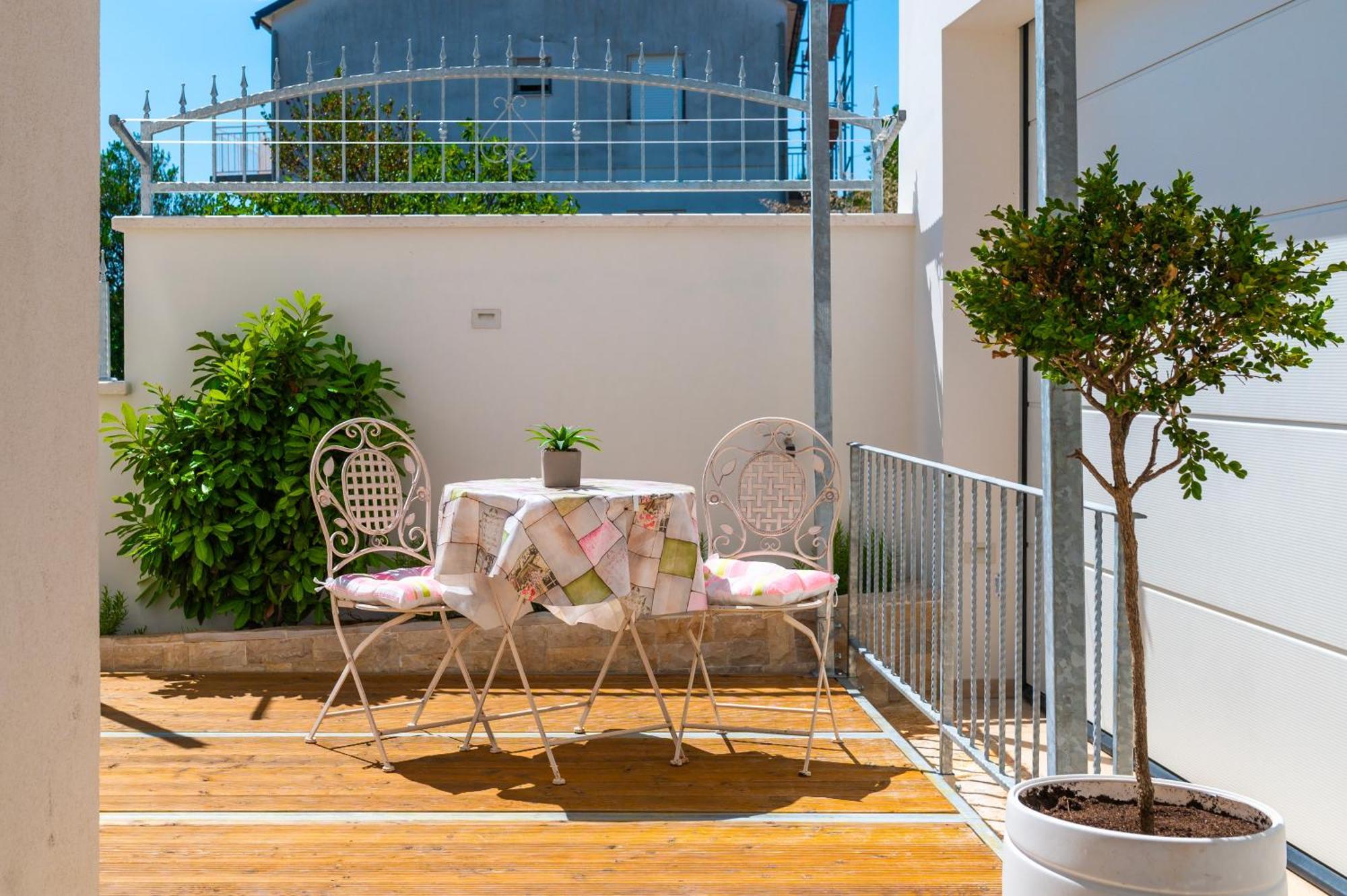 Apartment Bilice Beach Bagian luar foto