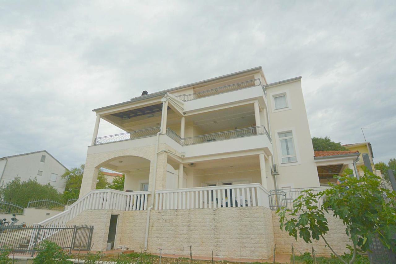 Apartment Bilice Beach Bagian luar foto