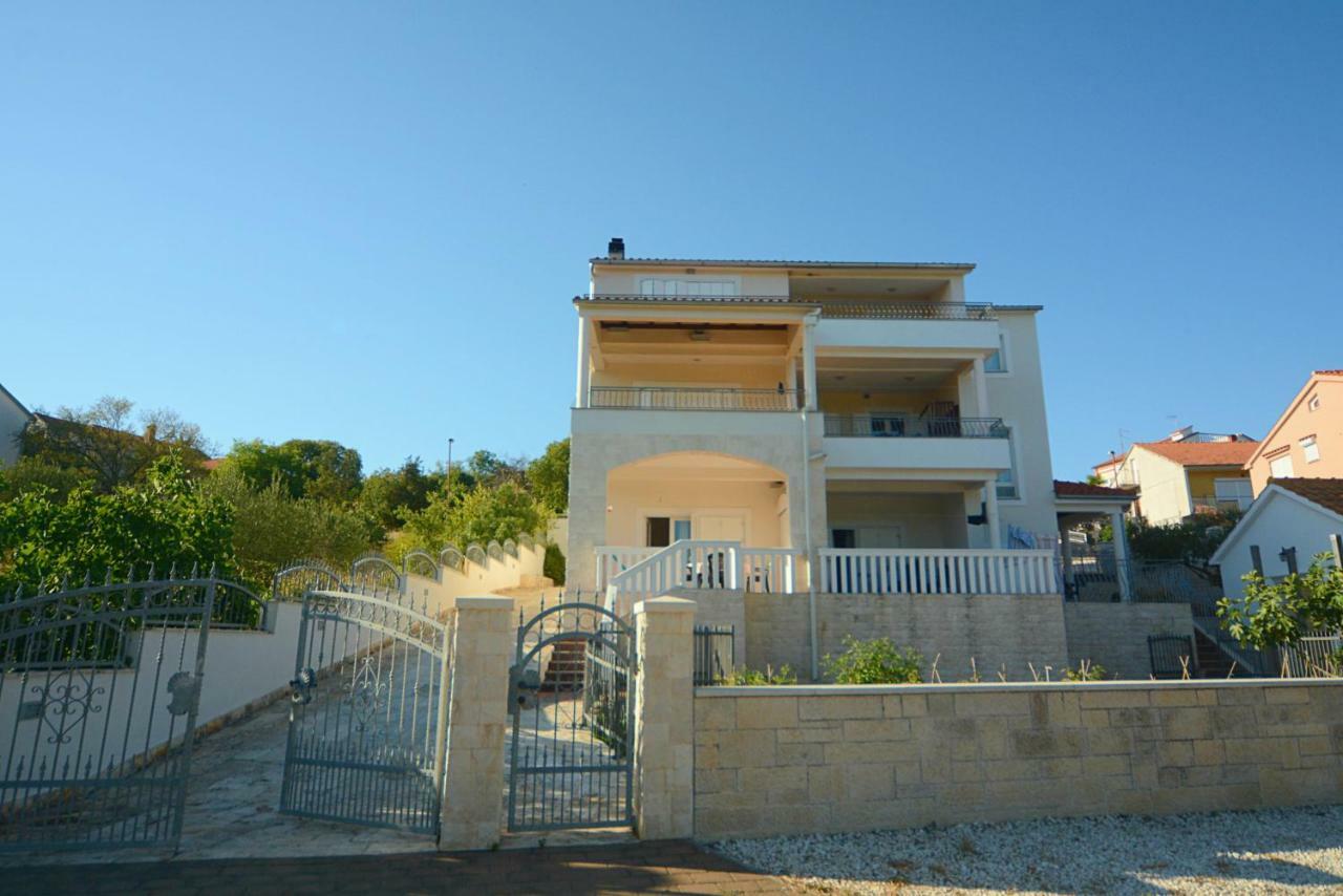 Apartment Bilice Beach Bagian luar foto